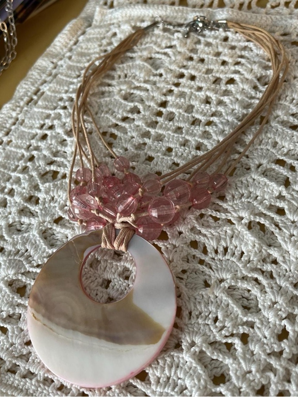 Vintage Pink Shell Disc Pendant Y2K necklace